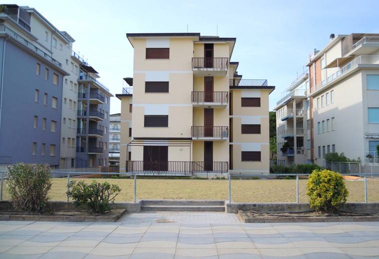 CONDOMINIO ORIENTE, quadrilocale con vista...